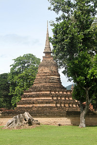 泰国素可泰的砖塔和废墟图片