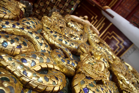 泰国清迈WatChangTaem寺庙内长蛇雕塑图片