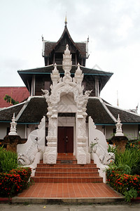 泰国清迈市瓦切迪恩朗的白庙图片