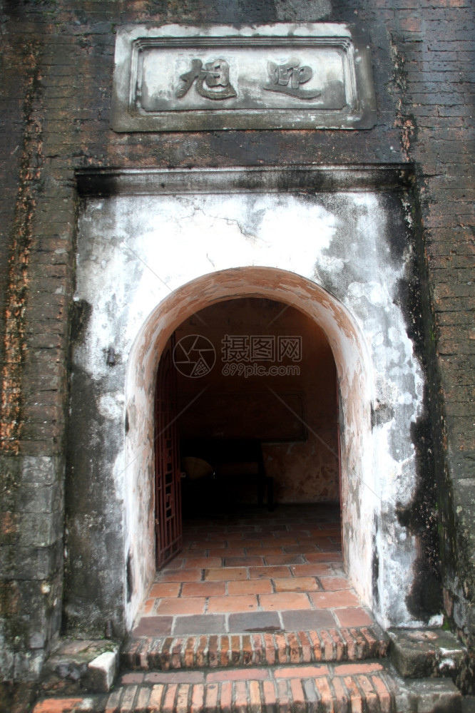 越南河内堡垒高塔门图片