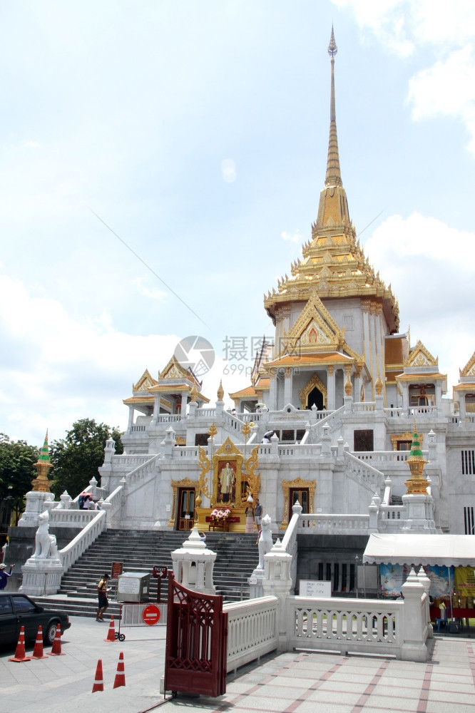 WatTraimit的公路和寺庙泰国曼谷图片