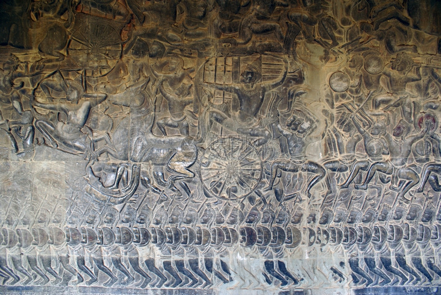 从柬埔寨吴哥瓦墙上的Mahabharata发生的场战图片