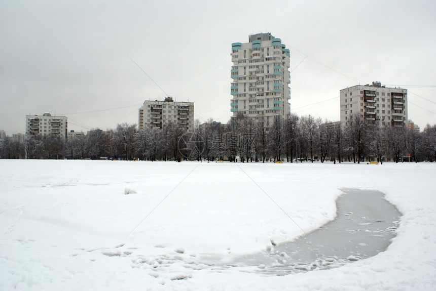 俄罗斯莫科湖边的冰雪图片
