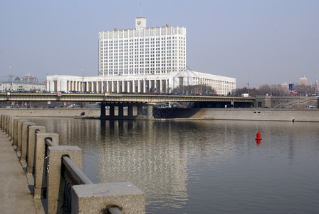 莫斯科河和白大楼图片