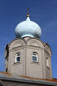 俄罗斯摩尔曼克新俄罗教堂的洋葱形杯子和屋顶图片