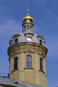在俄罗斯圣彼得堡彼得罗巴甫洛夫斯卡亚克里波斯特教堂的顶部图片