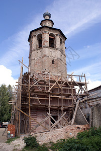 俄罗斯奥塔什科夫修道院的砖塔高清图片
