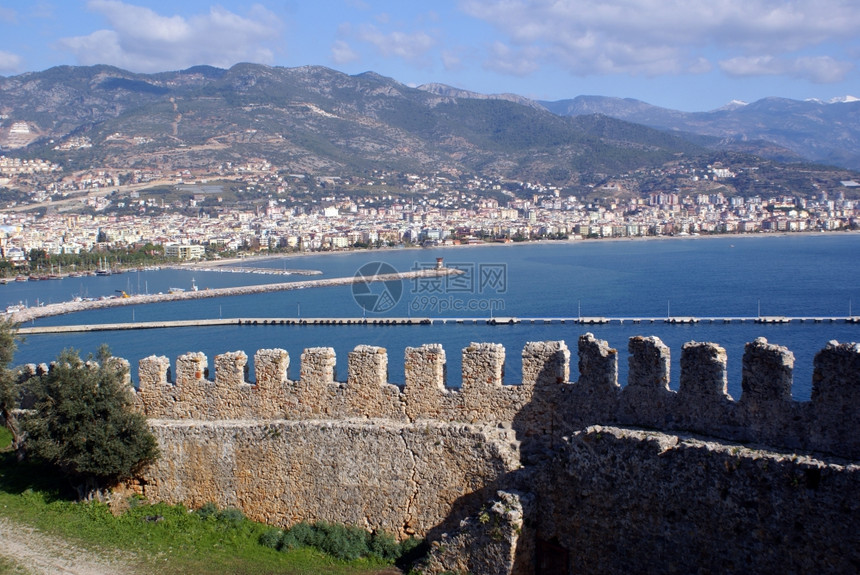 土耳其Alkanya港和城堡墙图片