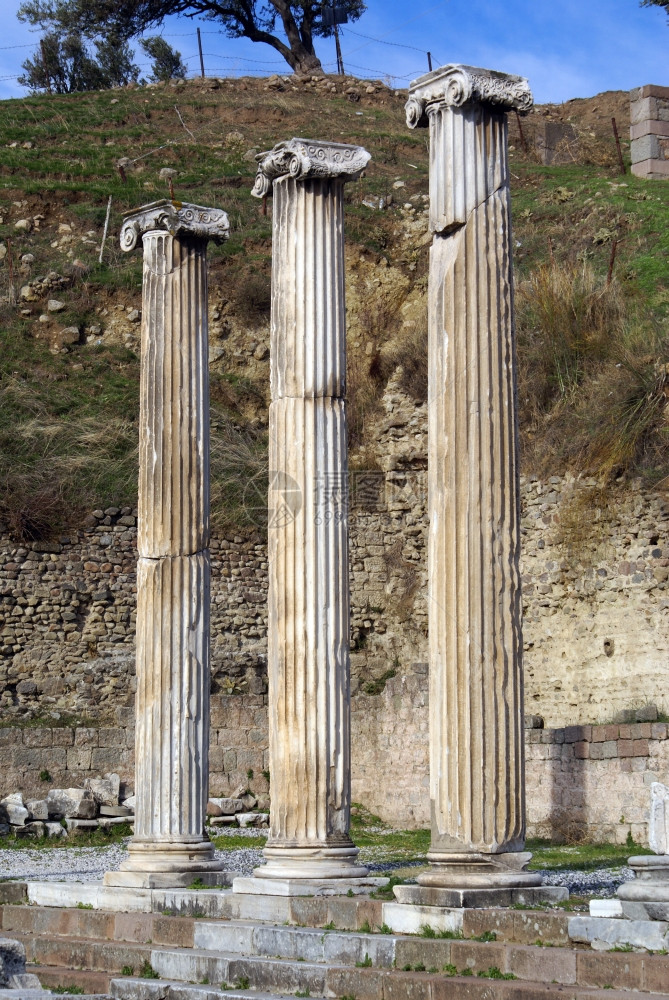 土耳其贝加马阿斯克勒皮翁的希腊柱图片
