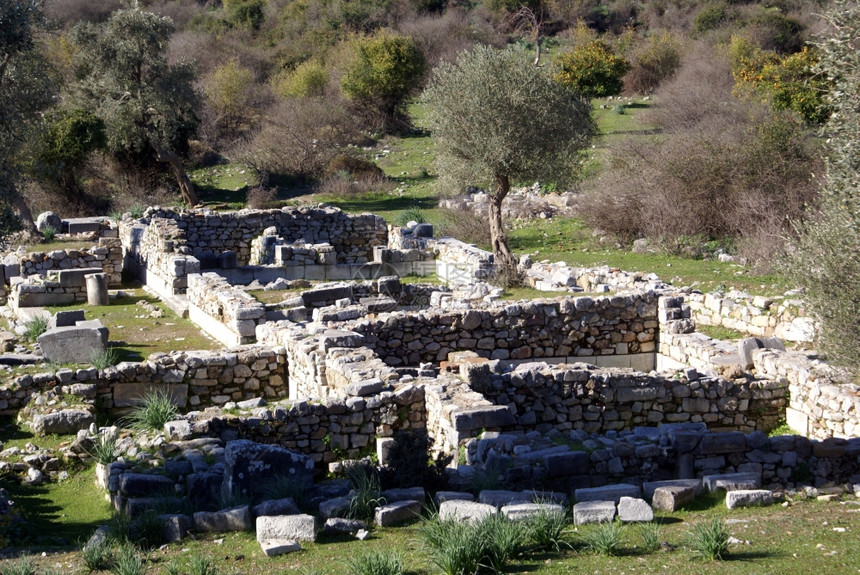 土耳其达利扬附近Kaunos旧寺庙的废墟图片