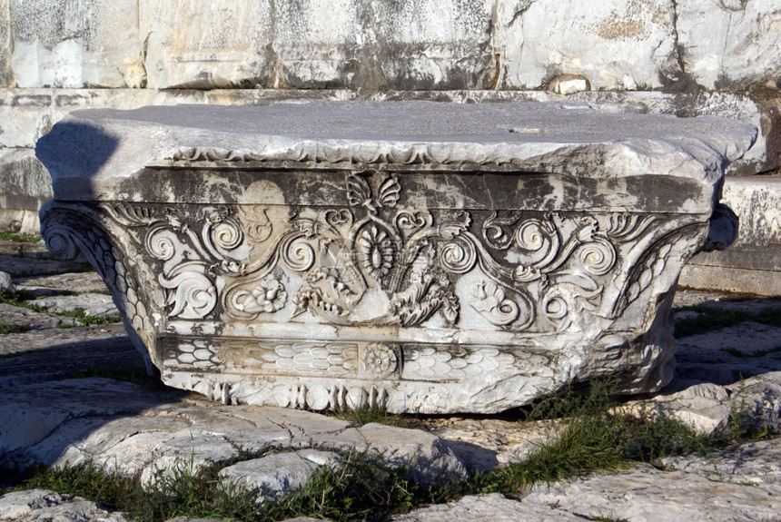 土耳其迪马阿波罗寺庙的Sarcophagus图片
