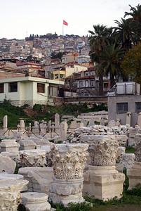 土耳其伊兹密尔科纳克地区有废墟的Agora图片