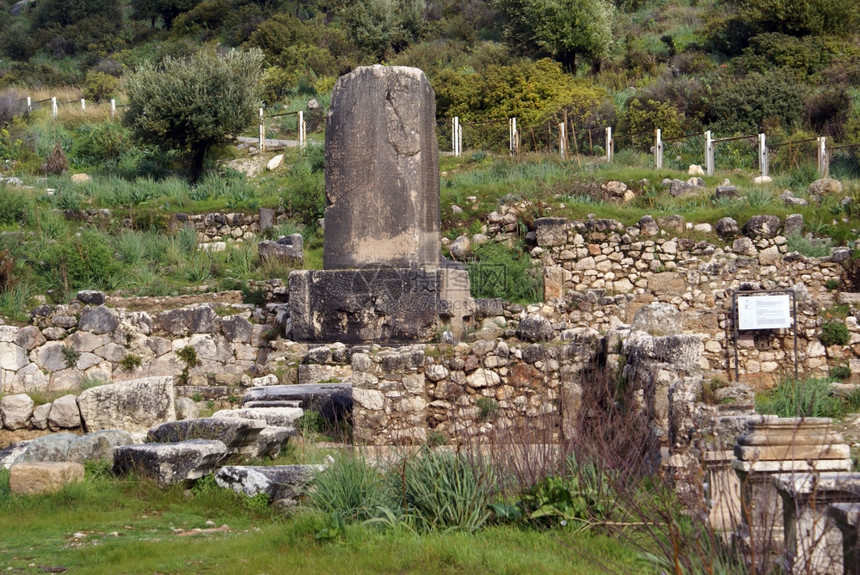 Xanthos方尖碑和旧废墟土耳其西部图片