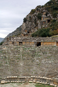 土耳其Myra的岩石和剧院图片