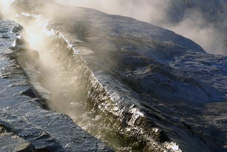 Pamukkale的热水和石灰华图片