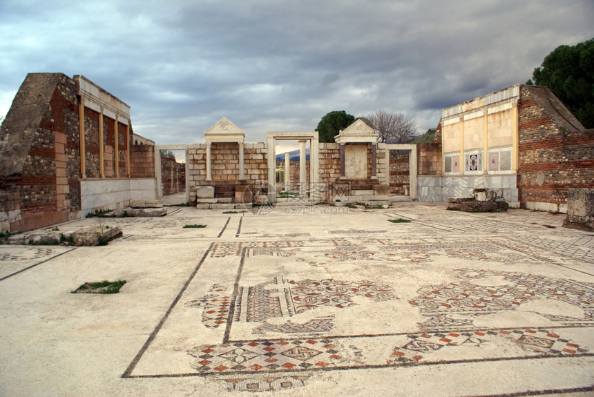 土耳其萨尔蒂斯带有马赛肯地板的寺庙图片