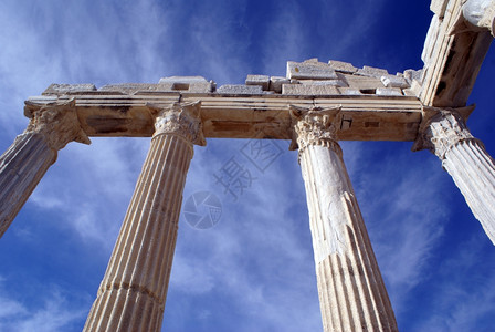 土耳其Side的雅典那寺庙柱图片