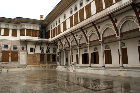 太监伊斯坦布尔TopkapiHarem的湿地板和宫殿背景