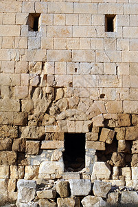 土耳其Uzunjaburch塔楼墙上的碎片图片