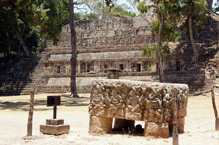 洪都拉斯科潘金字塔状石坛和广场图片