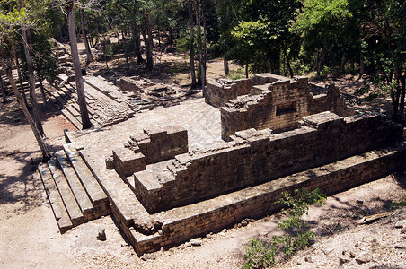 洪都拉斯科潘森林中玛雅宫殿的废墟高清图片