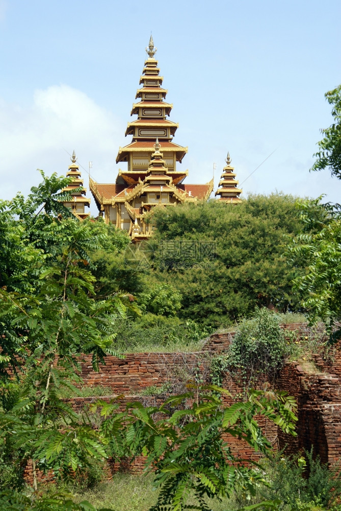 缅甸旧巴甘市城墙和高塔图片