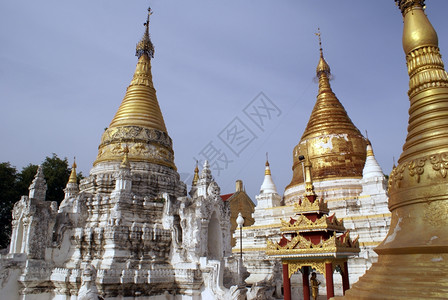 缅甸曼德勒省因瓦昂米耶邦赞修道院的金色图片
