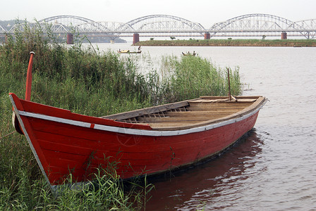 河桥上的红船背景图片