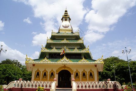 缅甸曼德勒明贡的绿色塔图片