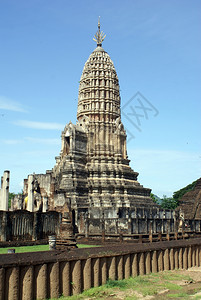 泰国SiSatchanalai瓦特普拉西塔纳马哈帕特的Stupa图片