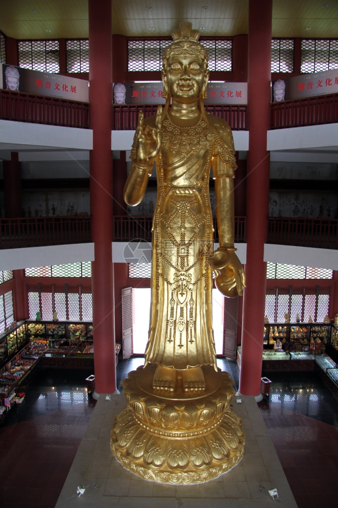 达利神庙Guanyin神像雕图片