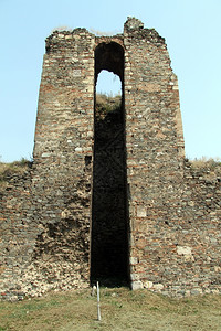 塞尔维亚斯梅德雷沃堡垒石塔洞图片