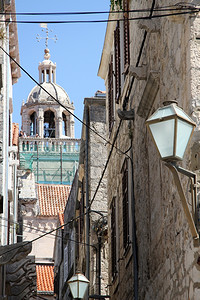 克罗地亚科舒拉的狭窄街道背景图片