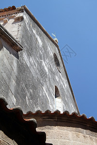 克罗地亚科尔舒拉旧教堂的石墙图片
