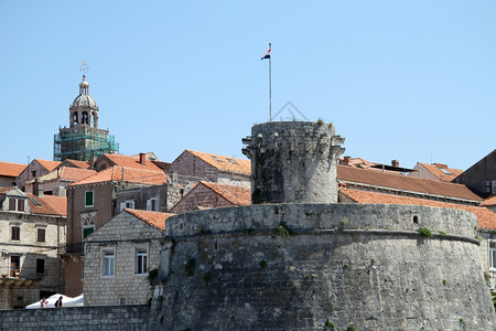 克罗地亚科尔舒拉的塔和建筑物图片