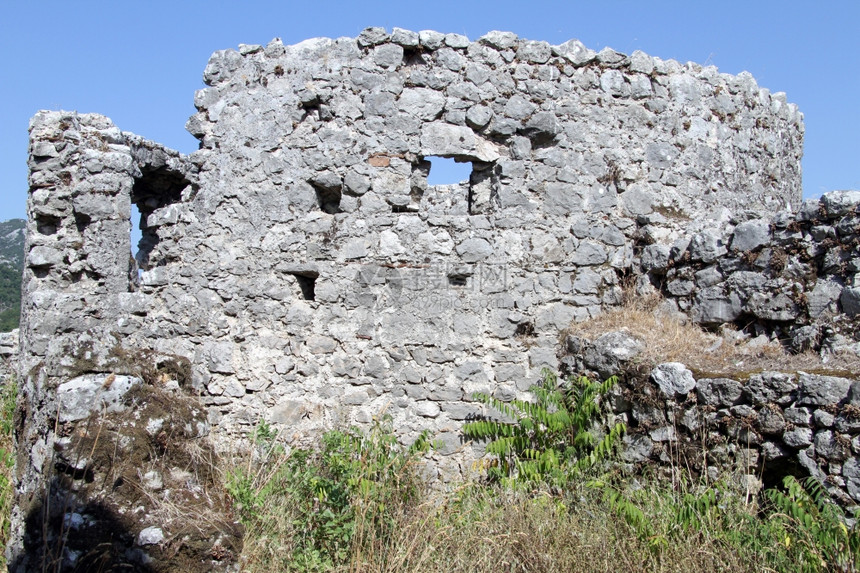 黑山莱森德罗堡垒废墟石塔图片