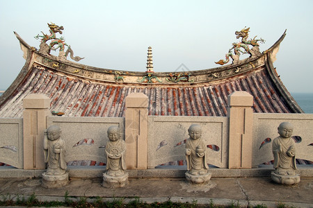 重武的圣殿和佛教屋顶图片