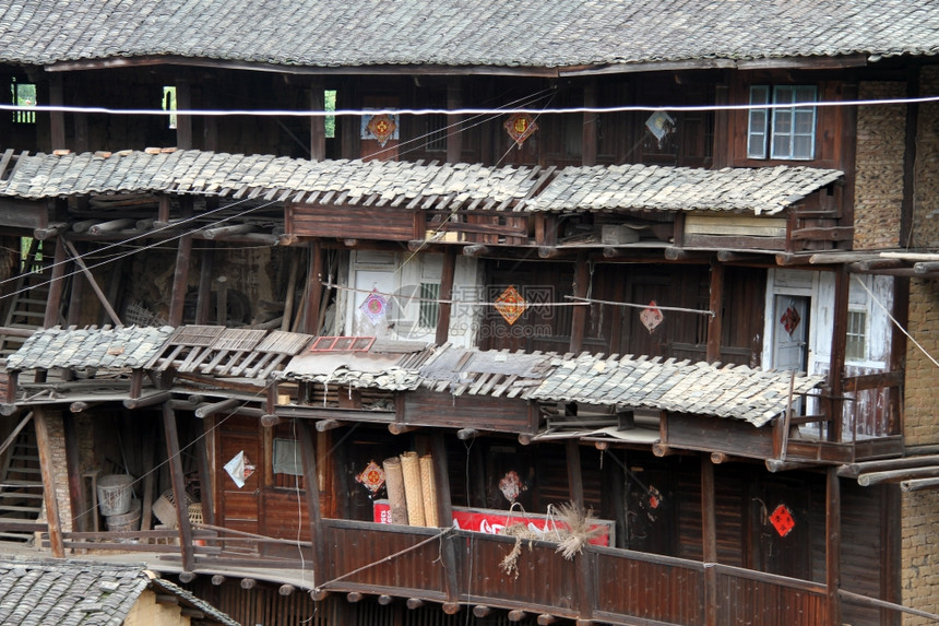 华村大木制小屋内图片