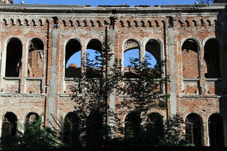 在保加利亚维丁被摧毁的犹太教堂内部图片
