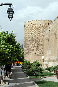 伊朗Shiraz的ArgeKhan堡垒围墙附近街道背景图片