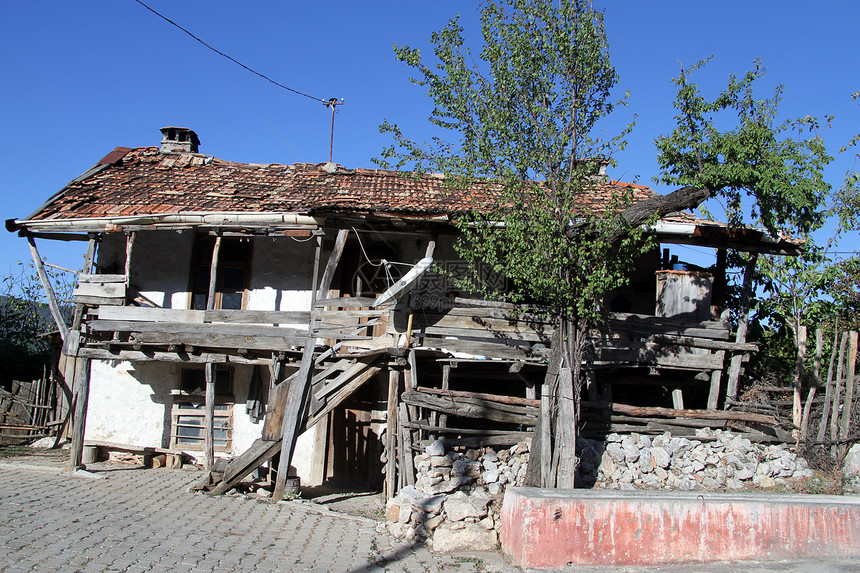 土耳其库什村被毁坏的旧农舍图片