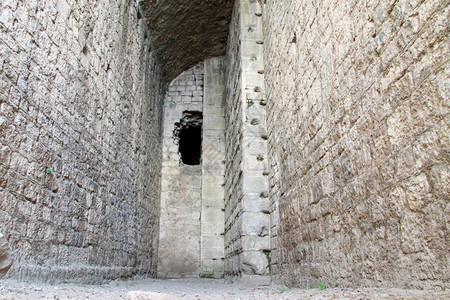 土耳其Pergam寺庙地下室图片