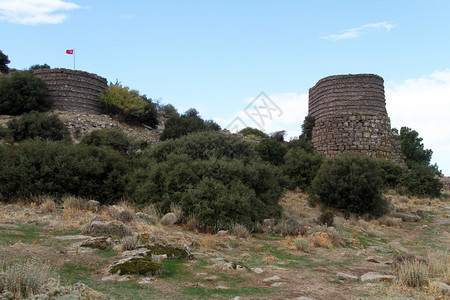 土耳其阿索斯山丘的塔背景图片