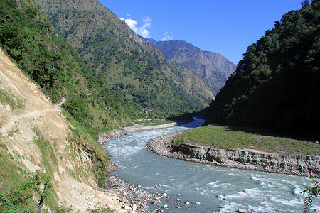 尼泊尔的足道和山河图片