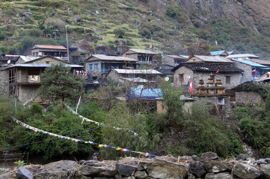 尼泊尔有石屋的小村庄图片