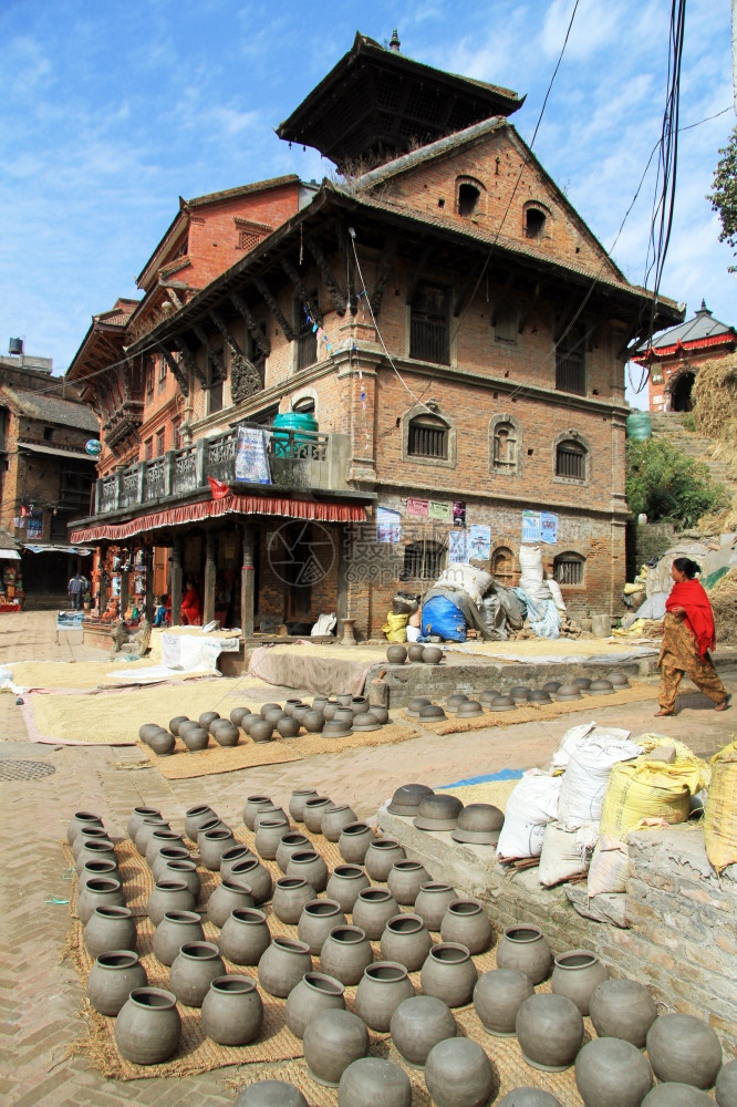 尼泊尔Bhaktapur主广场的陶瓷锅图片