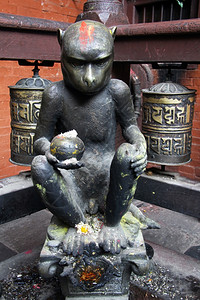 尼泊尔帕坦佛寺角的猴子图片