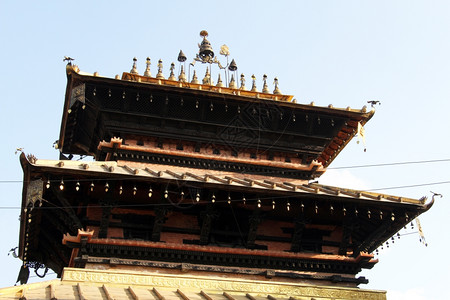 尼泊尔Patan的佛教寺院屋顶背景图片