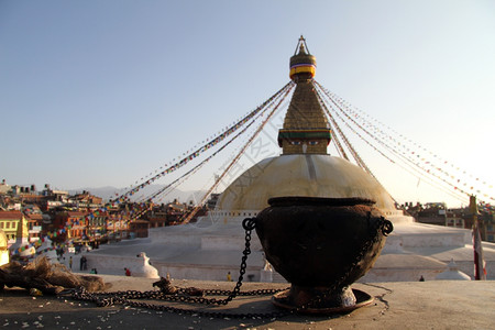 尼泊尔加德满都的黑碗佛塔图片