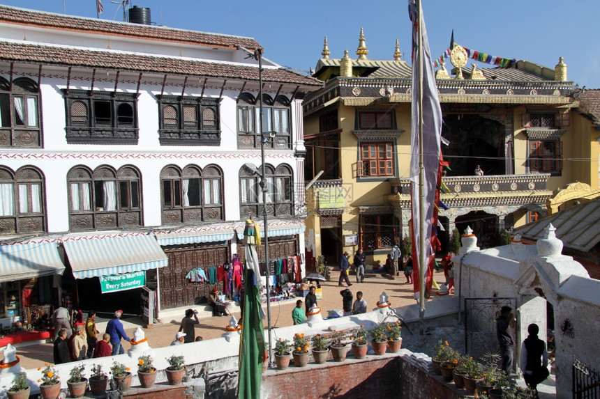 尼泊尔加德满都StupaBodnath附近的寺庙和建筑图片